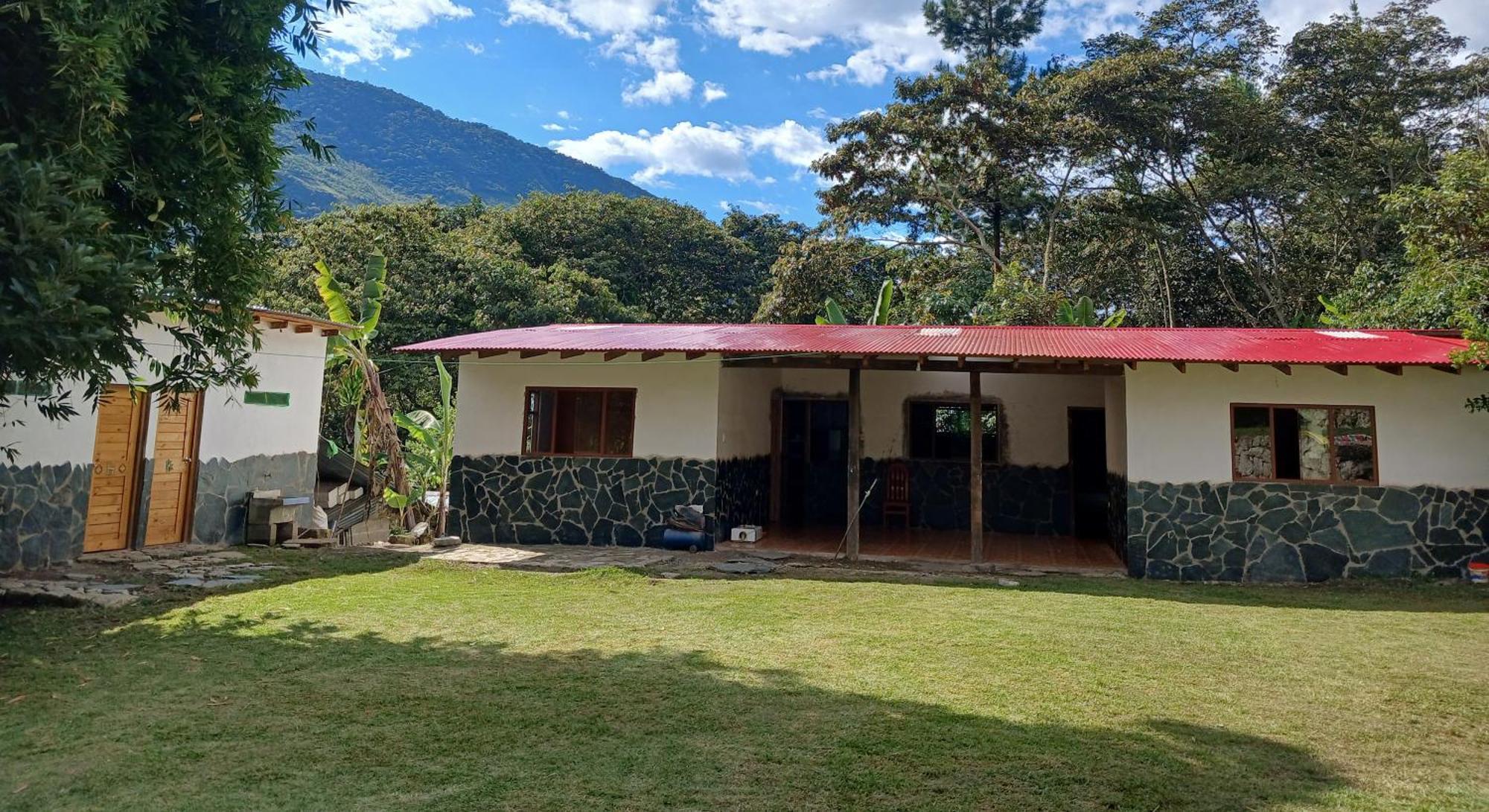 Lia B&B Lucmabamba Sahuayaco Exterior foto